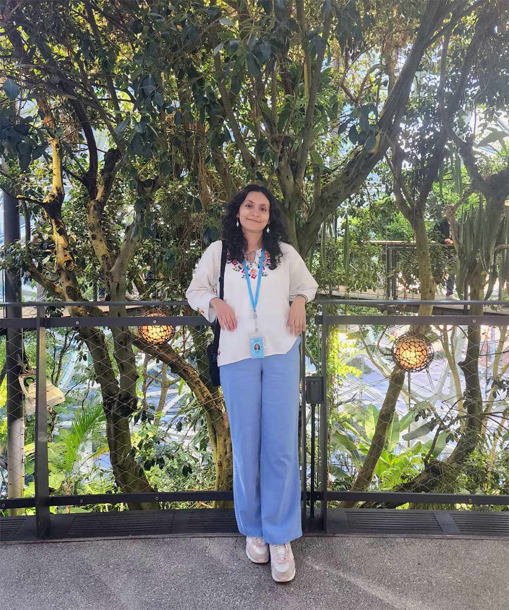 Picture of Lucia at an Amazon building